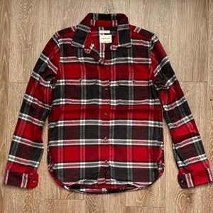 NWOT American Eagle aahmazingly soft red & gray cozy plaid flannel shirt, small